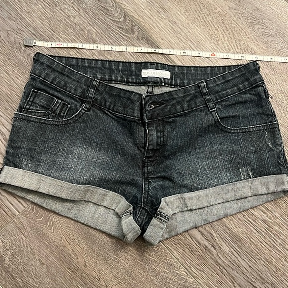 Rip Curl Jean shorts - Picture 3 of 4